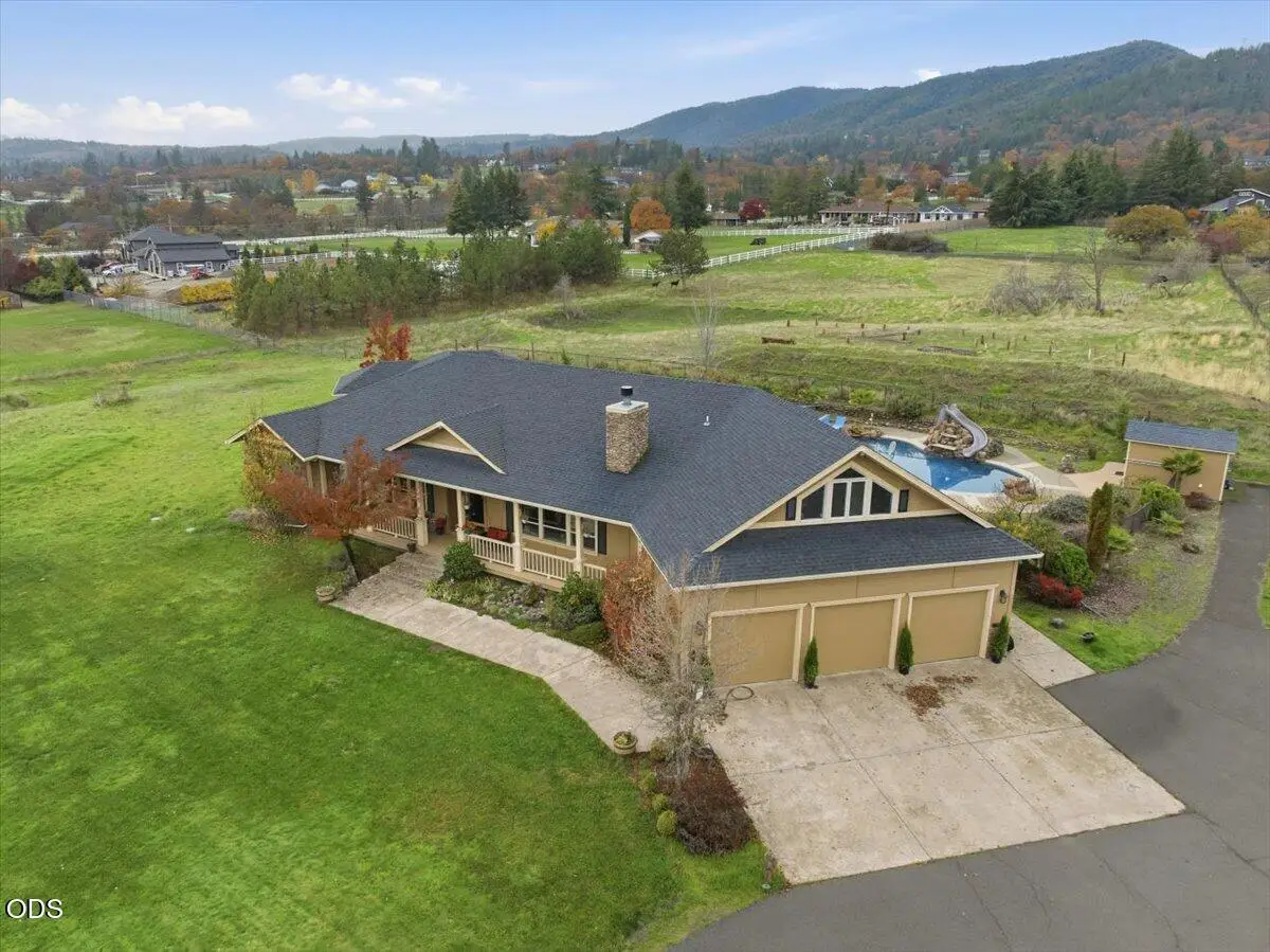 899 Old Stage Road, Medford, OR 97502 - #1