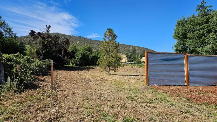 1720 Talent Avenue, Talent, OR 97540 - #3