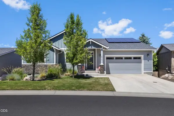 2318 SW Valleyview Drive, Redmond, OR 97756