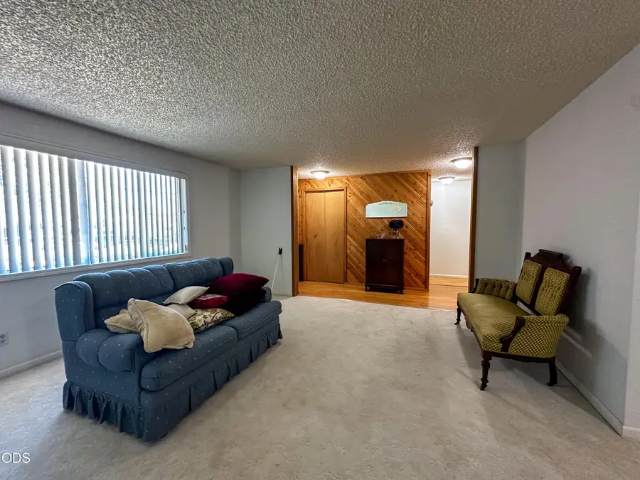 3937 Rio Vista Way, Klamath Falls, OR 97603 - #3