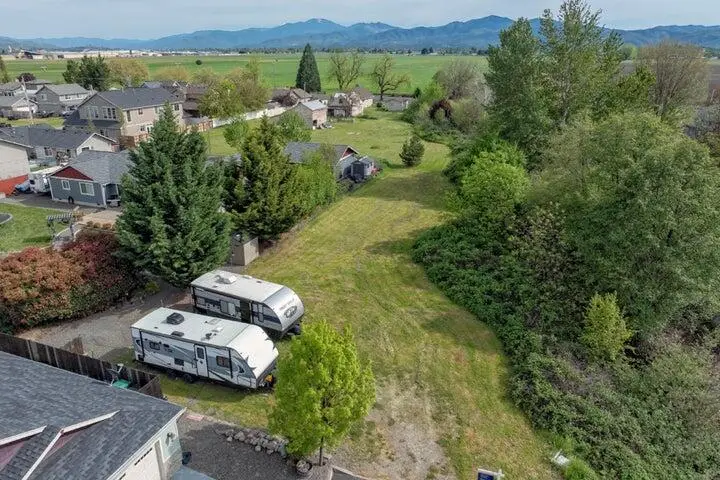 895 Holley Way, Central Point, OR 97502 - #2