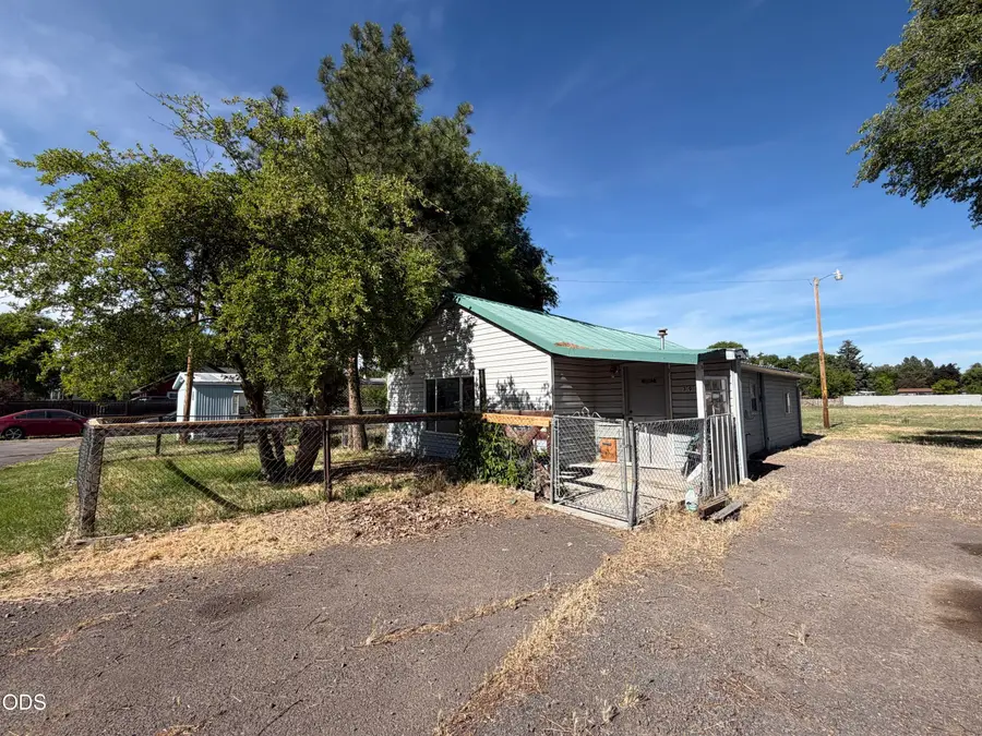 3911 Altamont Drive, Klamath Falls, OR 97603 - #2