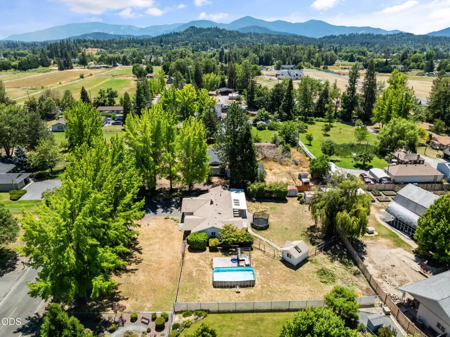 155 Westwood Drive, Grants Pass, OR 97527 - #2