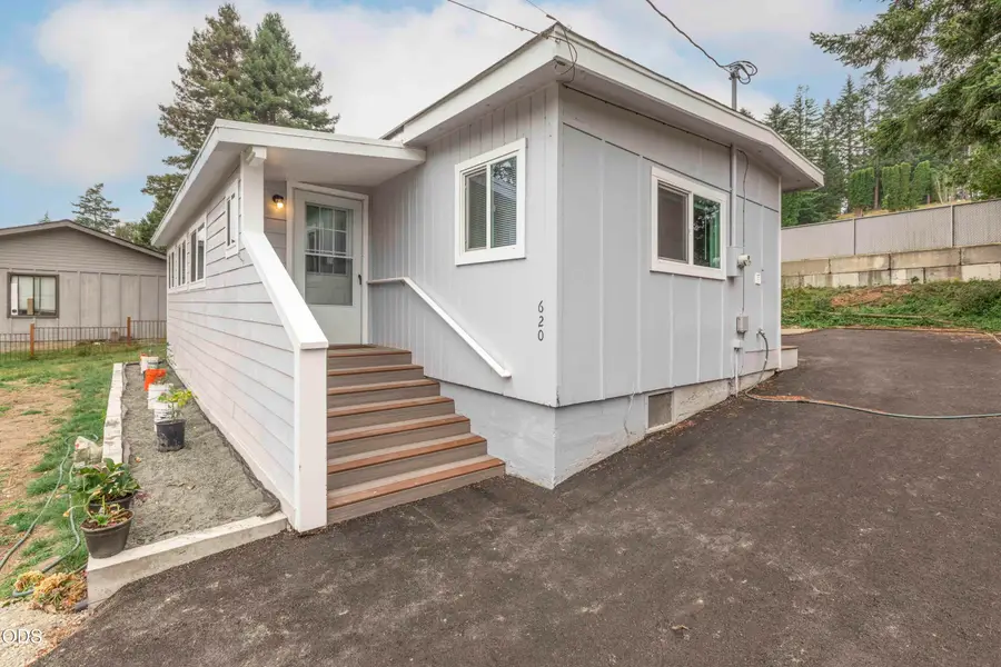 620 Meadow Lane, Brookings, OR 97415 - #2