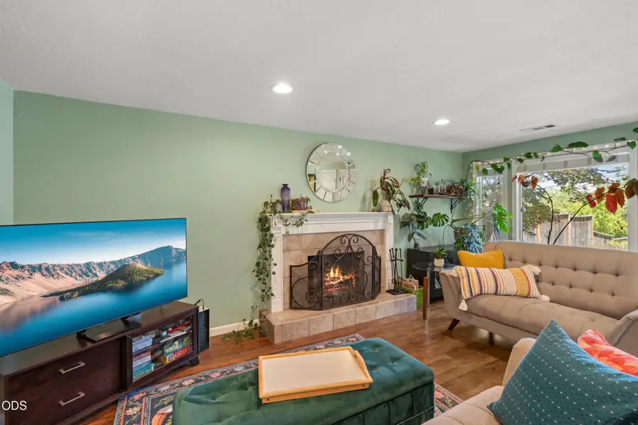 1486 Lawnridge Street, Medford, OR 97504 - #2