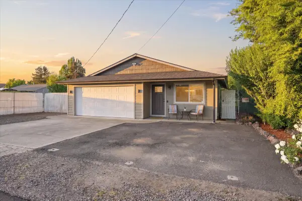 675 Berrydale Avenue, Medford, OR 97501
