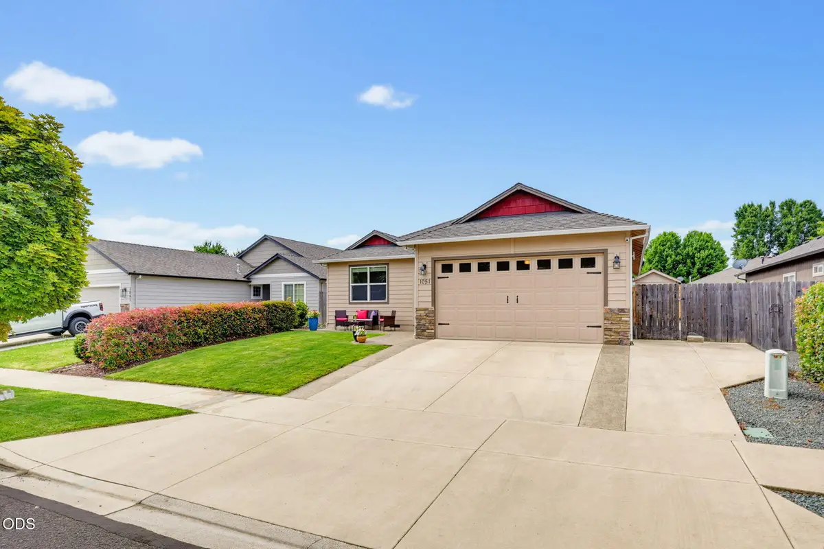 1051 Compton Way, Medford, OR 97501 - #1