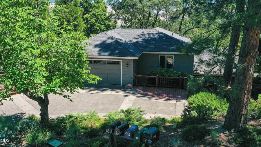 590 Taylor Street, Ashland, OR 97520 - #2