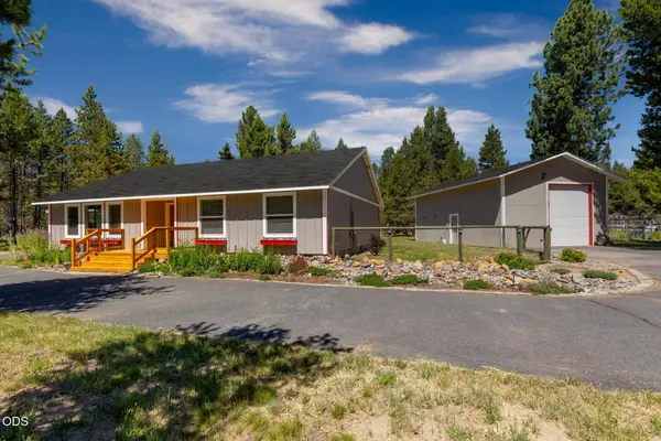 55219 Lazy River Drive, Bend, OR 97707
