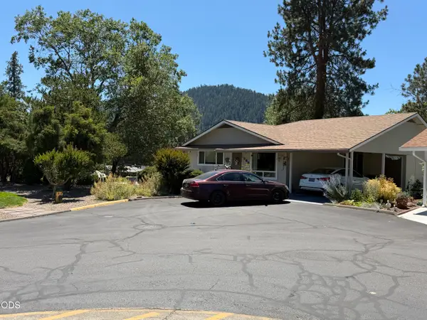 703 Brookside Circle, Rogue River, OR 97537