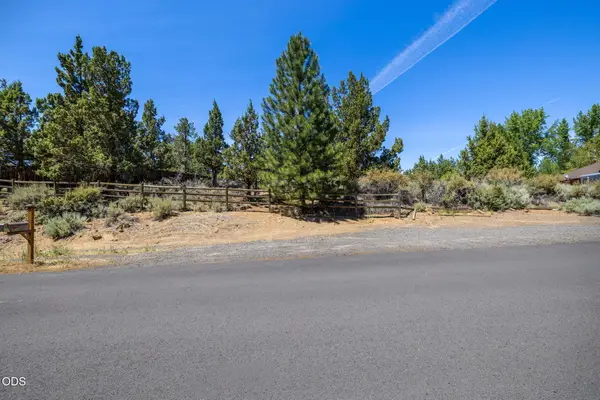 20874 Greenmont Drive, Bend, OR 97702