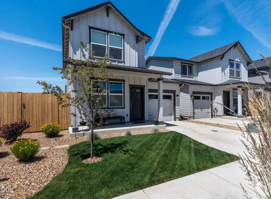 3307 NW 8th Street, Redmond, OR 97756 - #2