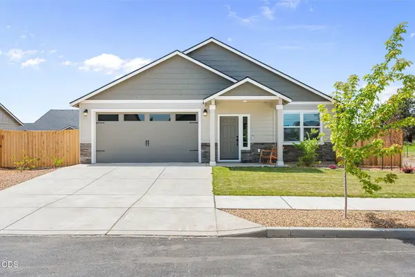 3289 NW 10th Place, Redmond, OR 97756