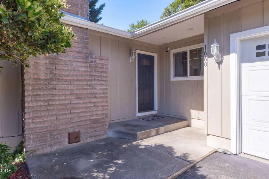 1660 NW Highland Avenue, Grants Pass, OR 97526 - #2