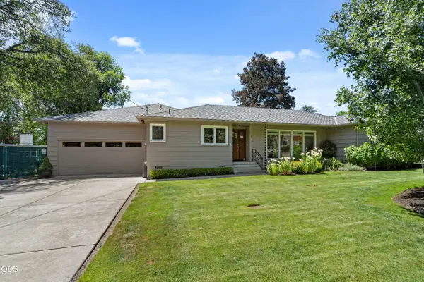 134 White Oak Drive, Medford, OR 97504