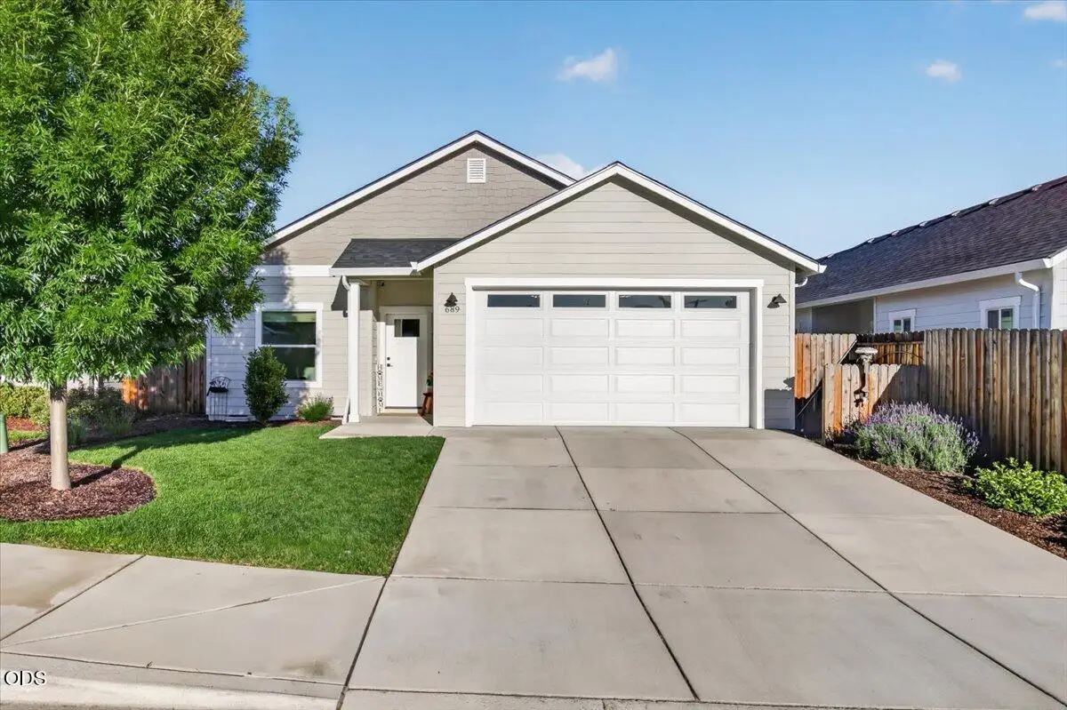689 Heber Lane, Medford, OR 97501 - #1