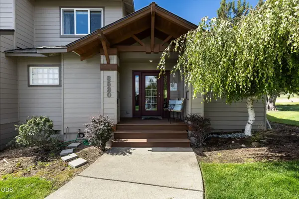 8520 Golden Pheasant Court, Redmond, OR 97756