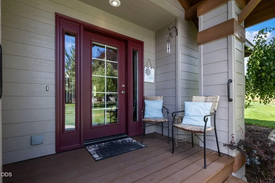 8520 Golden Pheasant Court, Redmond, OR 97756 - #2