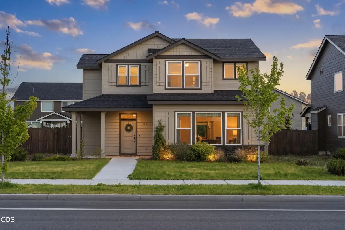 736 NW 27th Street, Redmond, OR 97756 - #1