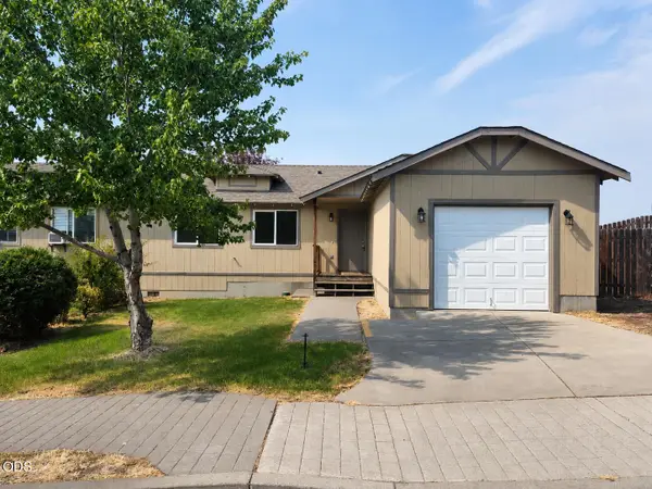402 SE Carmen Way, Madras, OR 97741