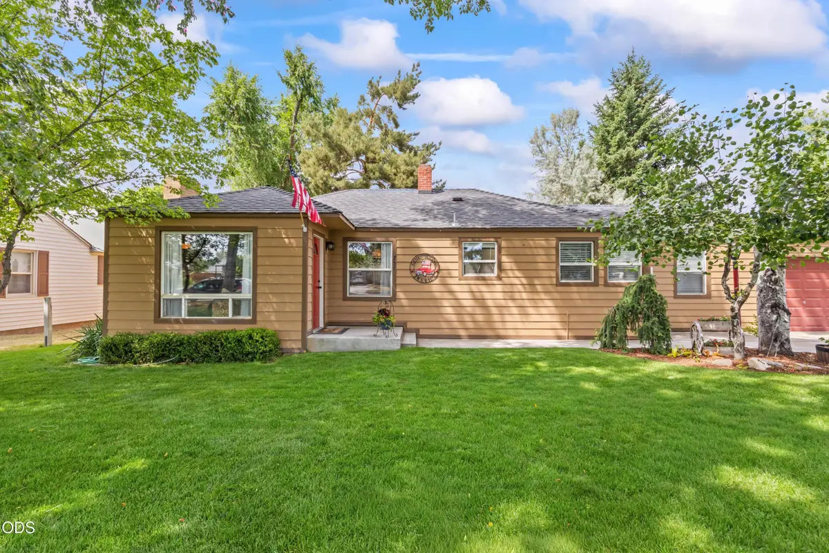 751 NE Lookout Avenue, Prineville, OR 97754 - #1
