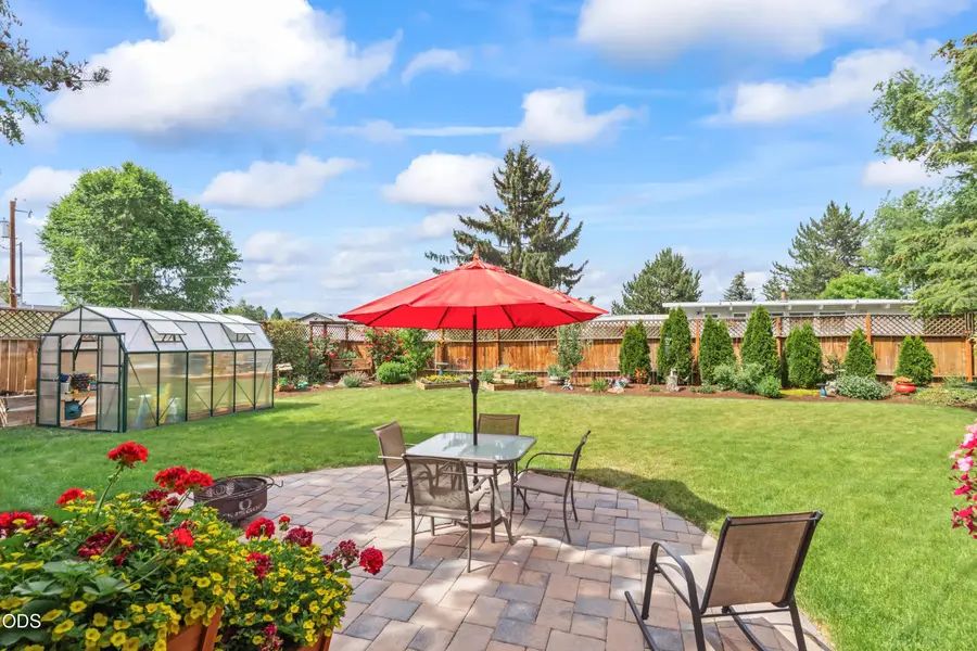 751 NE Lookout Avenue, Prineville, OR 97754 - #3