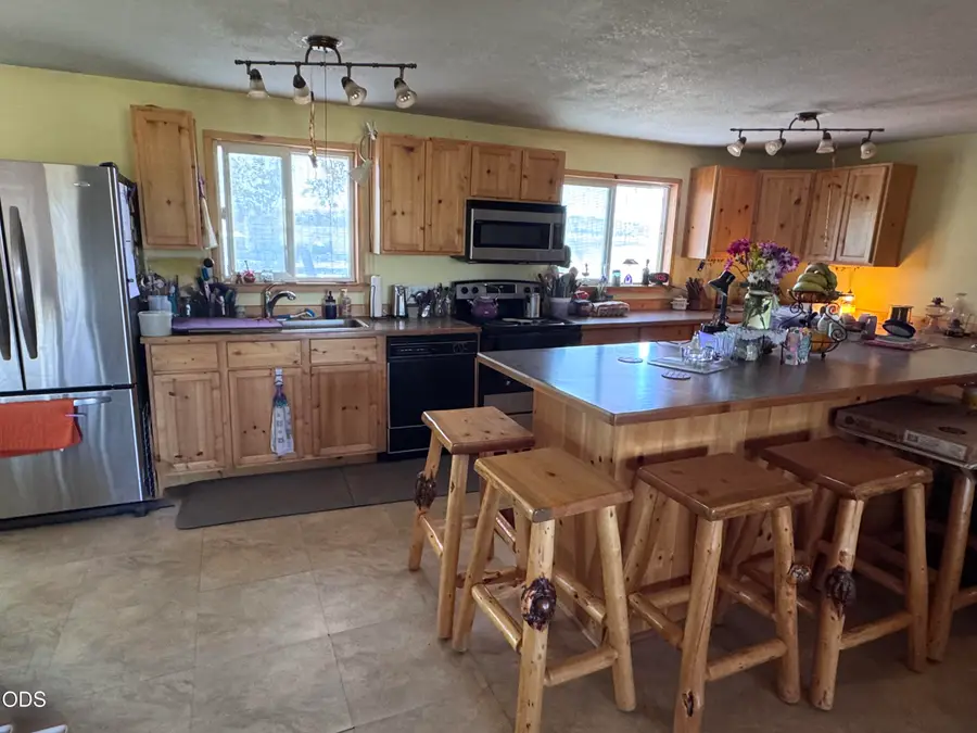 4520 NE Clark Drive, Madras, OR 97741 - #2