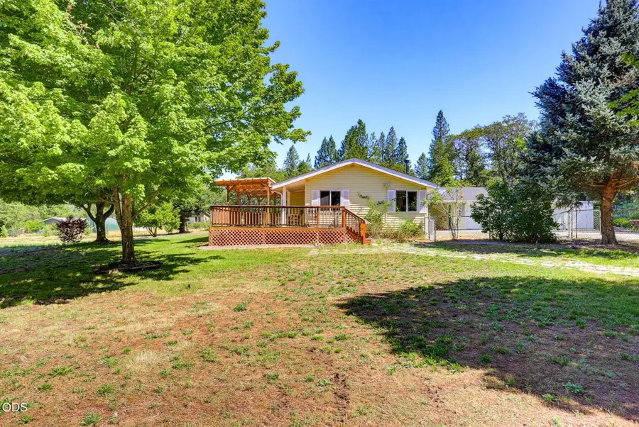 2072 E Evans Creek Road, Rogue River, OR 97537 - #3