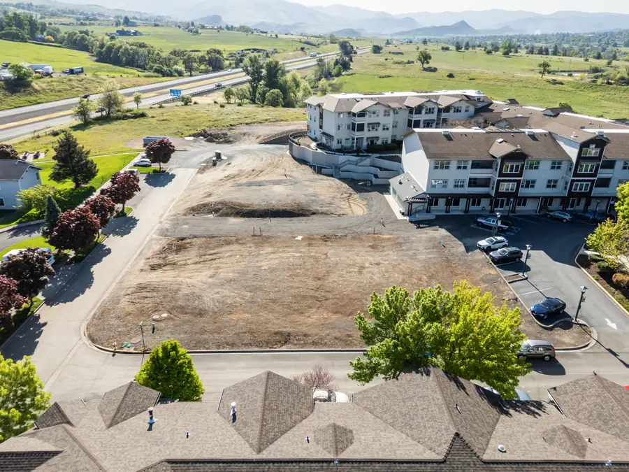 993 Mountain Meadows Drive, Ashland, OR 97520 - #3