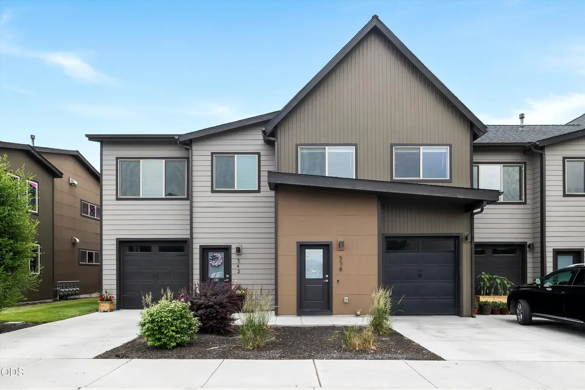538 NW 28th, Redmond, OR 97756 - #1