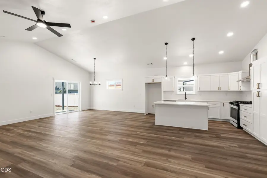 467 Arnos Street, Talent, OR 97540 - #2