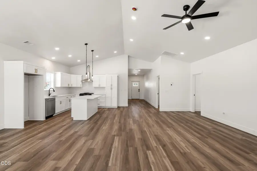 467 Arnos Street, Talent, OR 97540 - #3