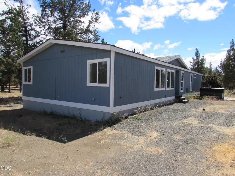 4451 NW 52nd Street, Redmond, OR 97756 - #2