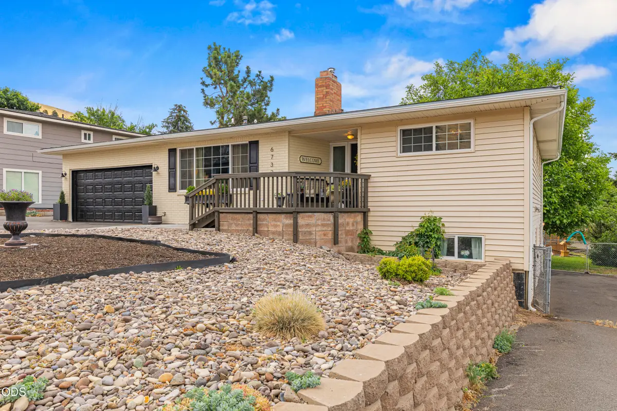 6732 Eberlein Avenue, Klamath Falls, OR 97603 - #1