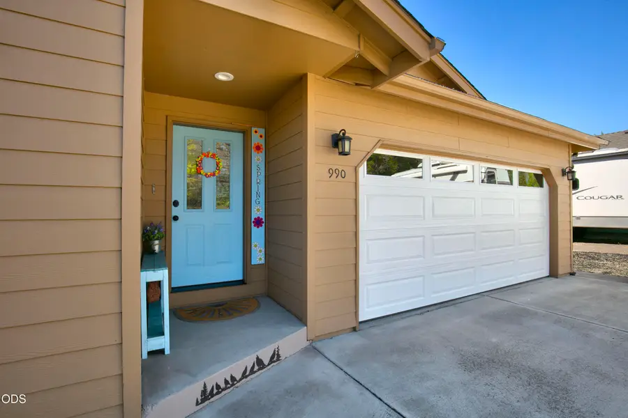 990 SE 2nd Street, Prineville, OR 97754 - #2