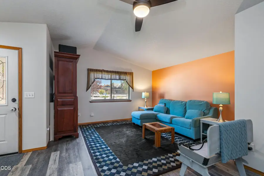 990 SE 2nd Street, Prineville, OR 97754 - #3