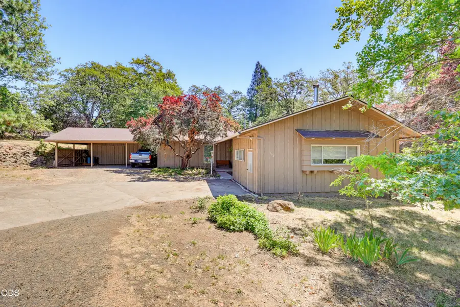 502 Vista Park Drive, Eagle Point, OR 97524 - #2