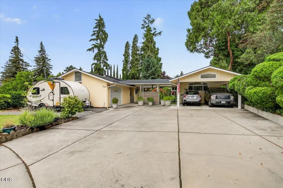 70 Fair Oaks Drive, Medford, OR 97504 - #1