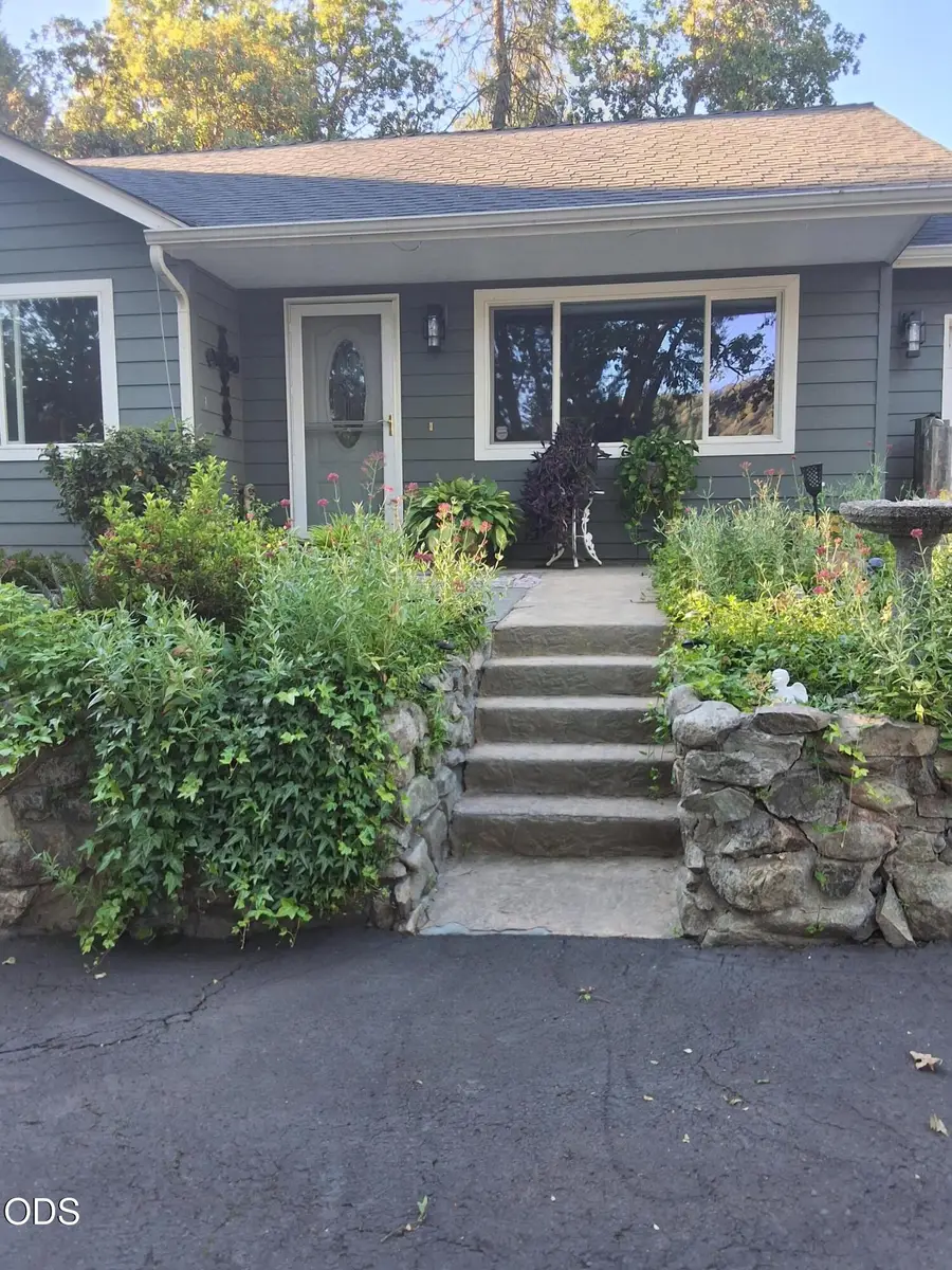 1275 4th Avenue #4504, Gold Hill, OR 97525 - #3