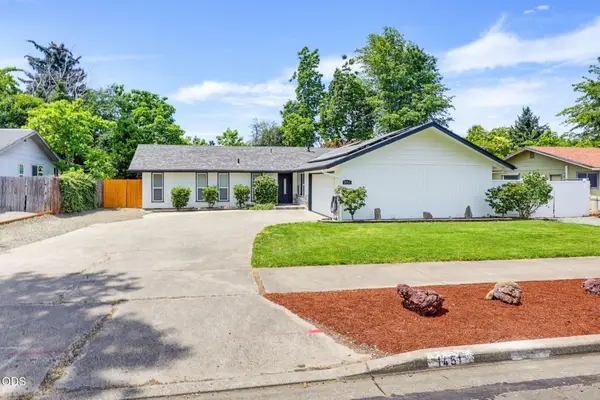 1451 Bluebonnet Avenue, Medford, OR 97504