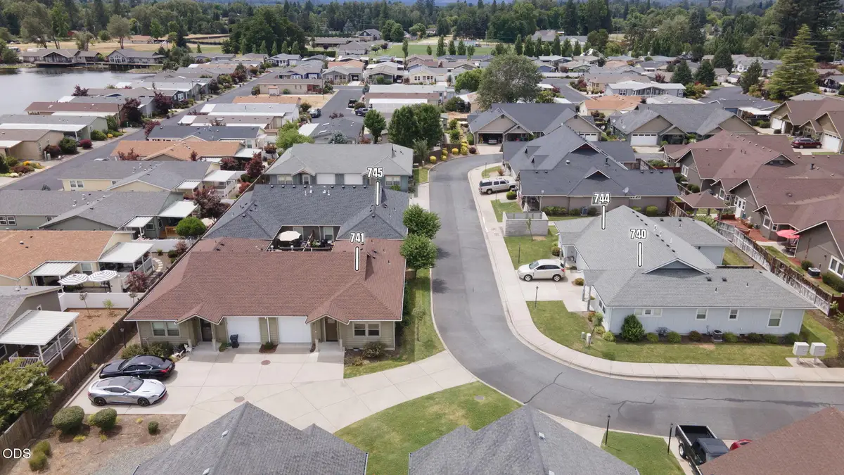 740 SW Kinsington Court Court #740 741 744 745, Grants Pass, OR 97526 - #1