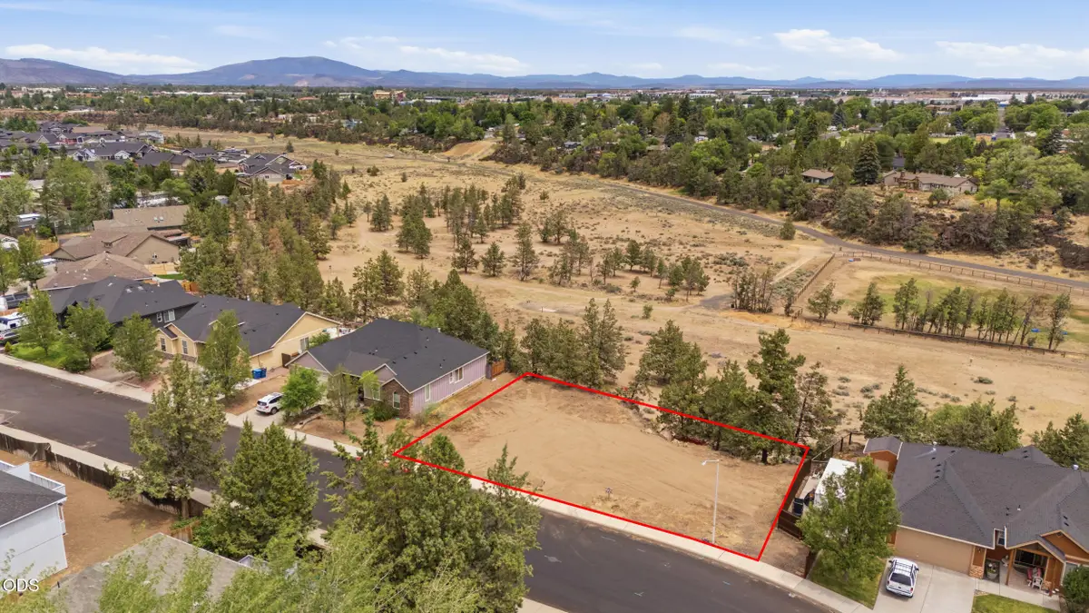 320 NW 16th Place, Redmond, OR 97756 - #1