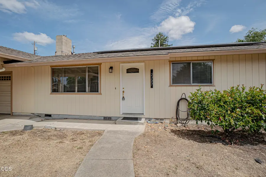 2327 Crater Lake Avenue, Medford, OR 97504 - #2