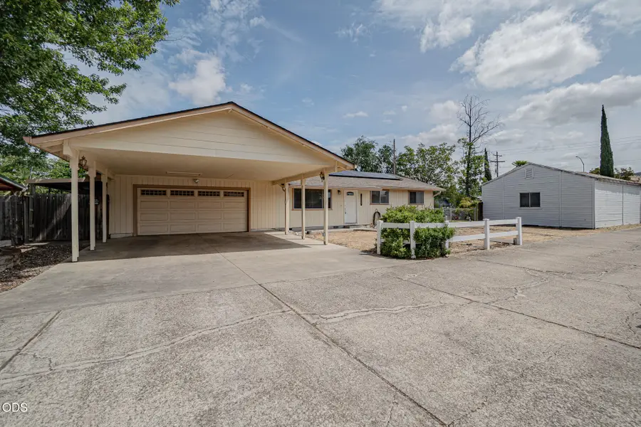 2327 Crater Lake Avenue, Medford, OR 97504 - #3