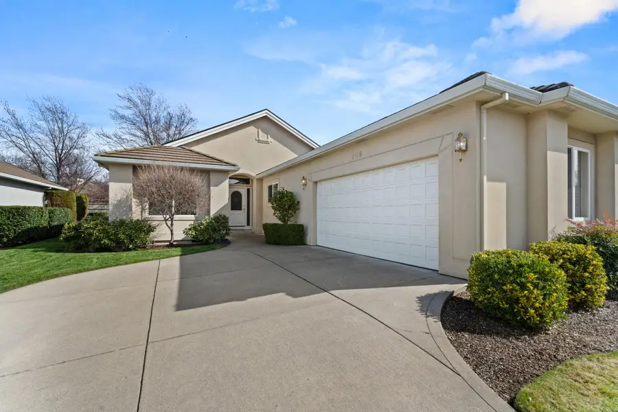 703 Summerwood Drive, Medford, OR 97504 - #2