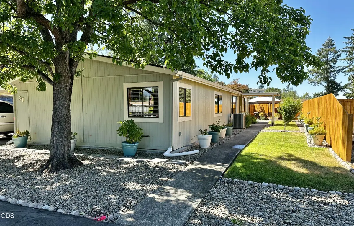 4624 S Pacific Highway #UNIT 37, Phoenix, OR 97535 - #1