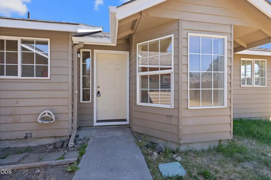 2150 SW 29th Street, Redmond, OR 97756 - #2
