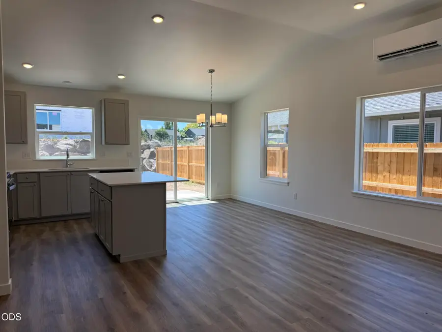 623 NE Mitchell Street #164, Madras, OR 97741 - #3
