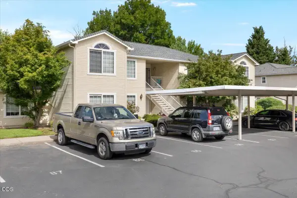 3060 Sheraton Court, Medford, OR 97504