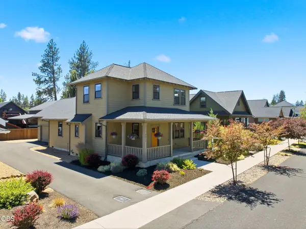 1035 E Horse Back Trail, Sisters, OR 97759